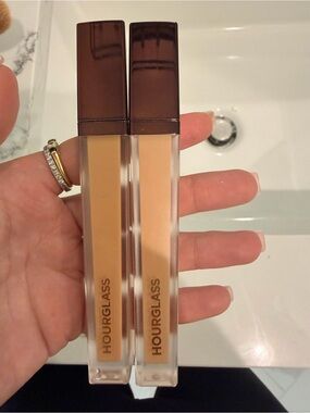 Hourglass Liquid Concealer - BEECH AND DUNE